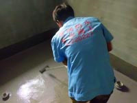 有哪些原因可能会导致卫生间出现漏水现象